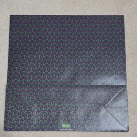 ✨ Tory Burch Logo Clothing Gift Envelope – NEW – Luxury Packaging (16 x 6× 6)  ✨ - Picture 3 of 3